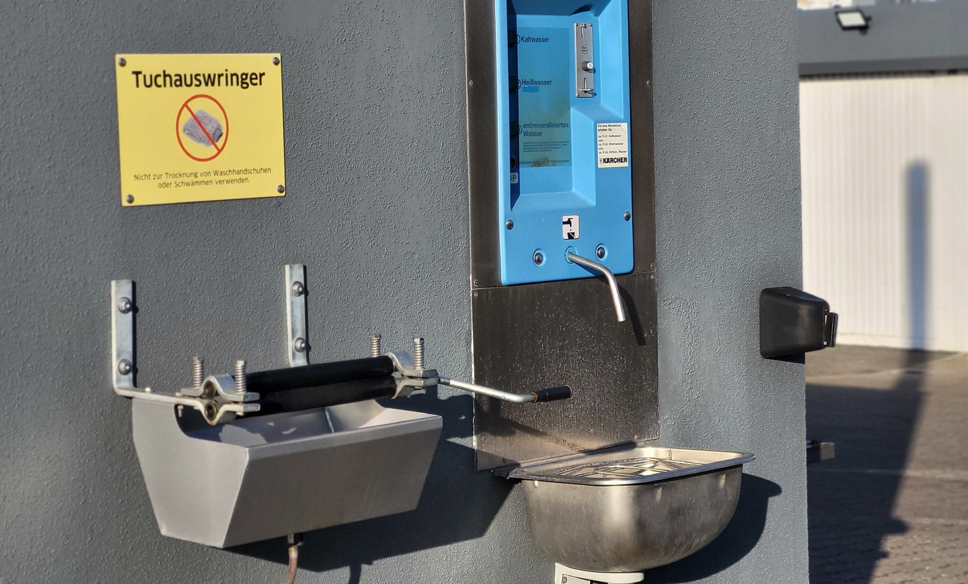 Wasserspender & Tuchauswringer